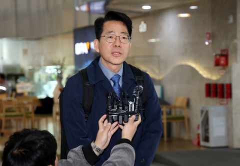 [영상] 황종우 해수부장관 후보자 BPA로 첫 출근 “북극항로 개척과 해양수도 부산 육성에 최선”