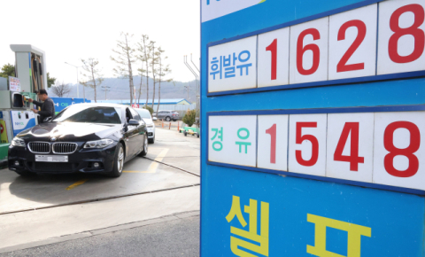 [사설] 중동 전쟁 틈탄 '미친 기름값' 시장 안정 대책 필요