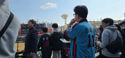 구포시장 이어 사직구장 찾은 한동훈…부산 출마 결심 굳히나