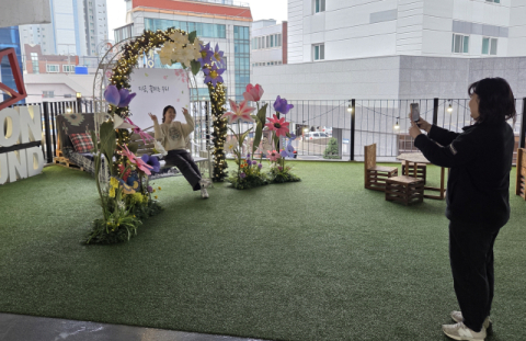 비콘그라운드에서 사진도 찰칵…부산시설공단, 봄맞이 포토존 조성