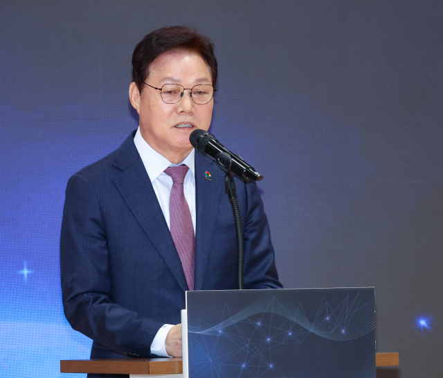 지난 13일 경남 창원시 의창구 국립창원대학교 캠퍼스에서 열린 통합대학 출범식에서 박완수 경남도지사가 축사하고 있다. 연합뉴스