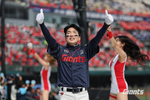 [인터뷰] 조지훈 롯데 자이언츠 응원단장 “단상에 선 지 20년, 롯데 3번째 우승 때까지 있겠습니다”