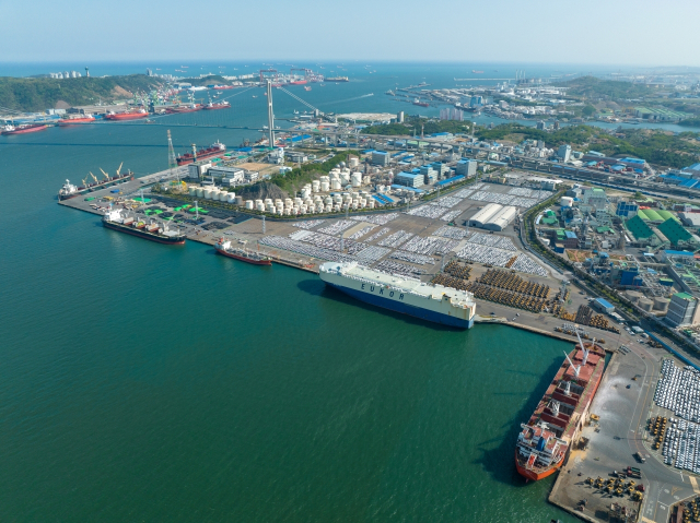 울산지방해양수산청이 개항 후 처음으로 노후된 울산항에 대대적인 환경개선 사업을 진행한다. 사진은 울산본항 전경. 부산일보 DB