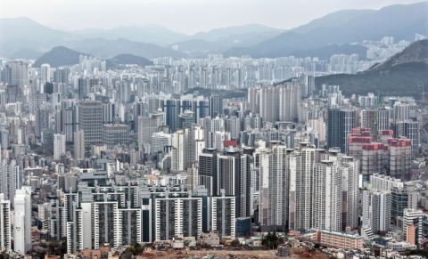 부산-서울 집값 변천사…가깝던 우리, 어쩌다 이렇게 멀어졌나! [비즈앤피플]