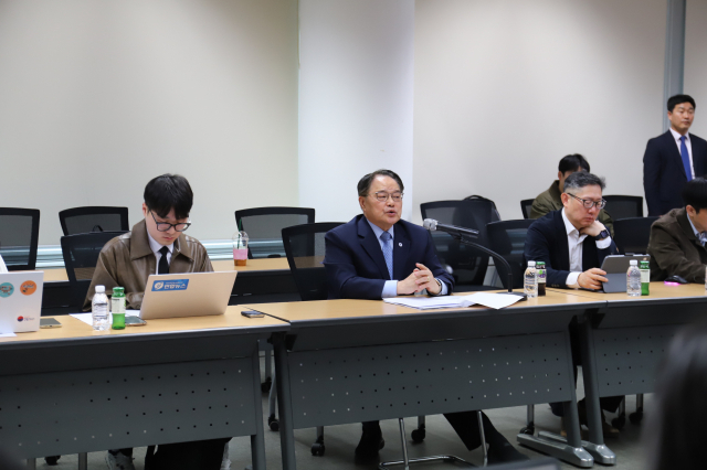 한국해운협회 양창호 상근부회장이 2일 서울 여의도 해운빌딩에서 열린 기자간담회에서 발언하고 있다. 해운협회 제공