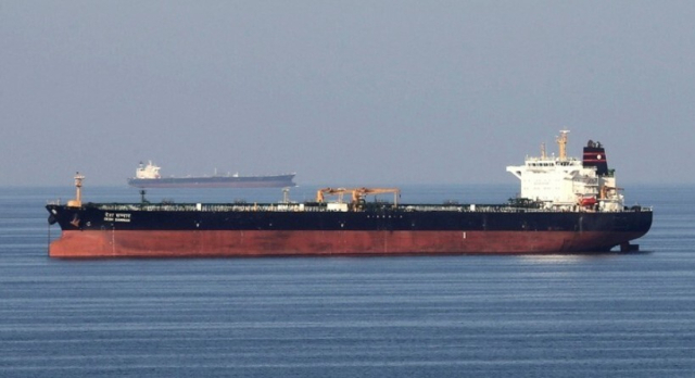 호르무즈 해협 통과하는 유조선. 사진은 기사 본문과 직접 관계는 없음. 로이터 연합뉴스 자료사진.