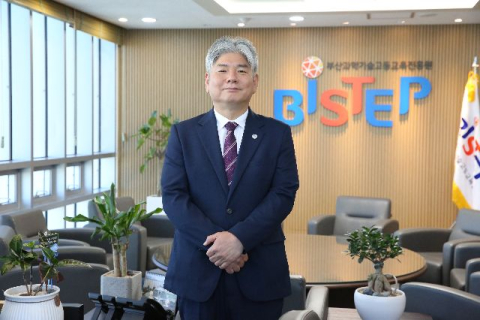 [기고] 필연 기술로 부산 ‘고용의 봄’ 꿈꾸다