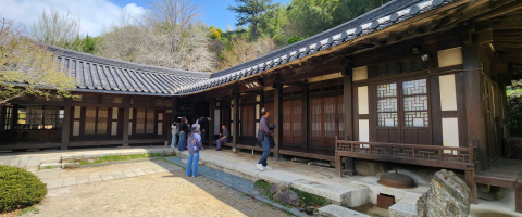 시공간 사라진 무념의 세계에 <br />댓잎 소리만 귓가 스쳐