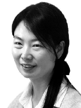 서정아 소설가. 부산일보DB