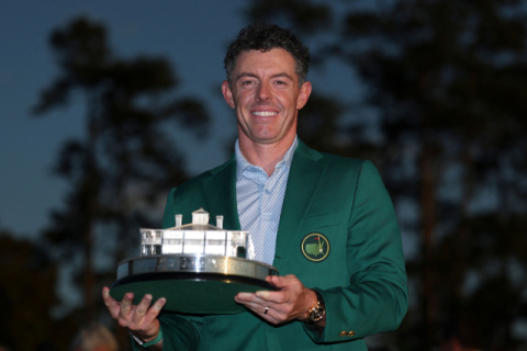 ‘그린 재킷’  매킬로이 역대 4번째 2년 연속 마스터스 우승
