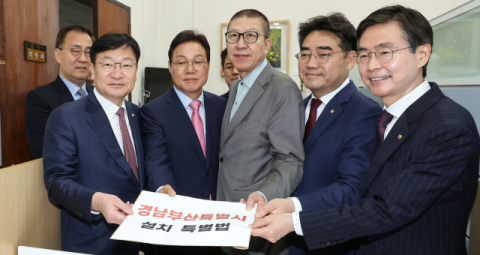 “다시 메가시티” vs “분권형 행정통합”…PK 시도지사 후보 정면충돌