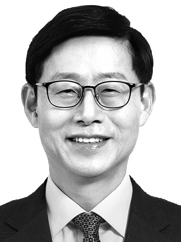 [오션 뷰] 신뢰와 협력으로 북극항로 시대를 열자