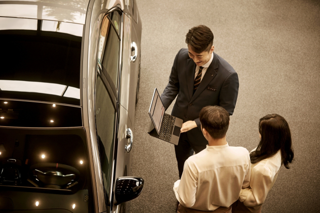 프리미엄 VIP 멤버십 프로그램 ‘클럽 한성 부산＆순천’의 하나인 서비스센터 지점장의 일대일 전담 케어. 한성모터스 제공