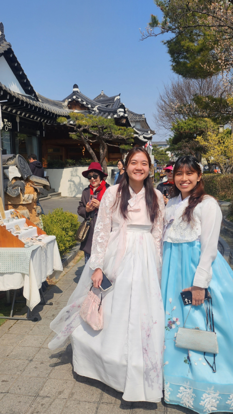 적막할까 주저했더니 