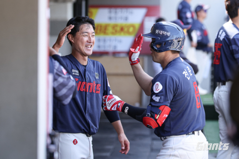 전준우 맹타에도…롯데 KIA와 연장 혈투 끝 무승부