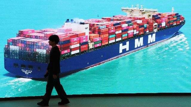 국내 최대 컨테이너 선사인 HMM(옛 현대상선)이 30일 본사 부산 이전에 대한 노사 합의서 서명식을 열고 부산 이전을 확정지었다. 사진은 HMM 서울 여의도 본사 모습. 부산일보DB