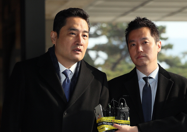 유튜브 채널 '가로세로연구소'를 운영했던 강용석 변호사(왼쪽)와 김세의 전 MBC 기자. 연합뉴스