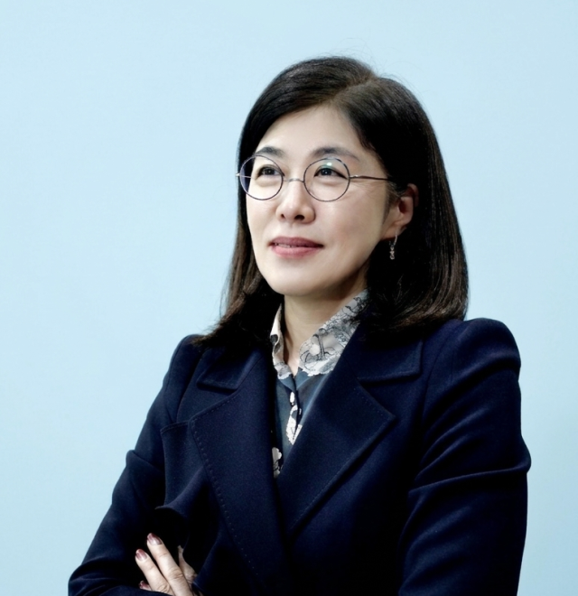 대한도기에 관한 20년의 연구를 총망라한 책 <대한도기:산업과 예술의 조우>를 출간한 이현주 박사. 본인 제공