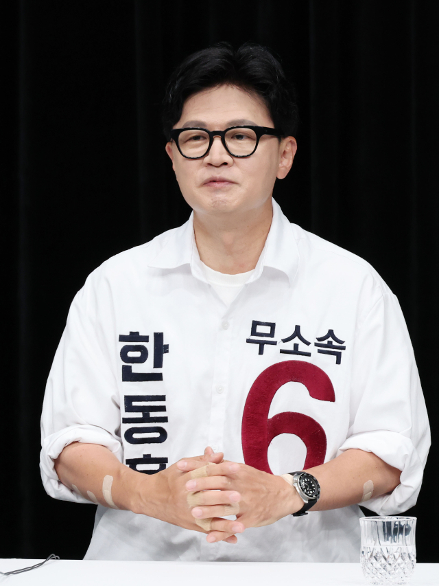 28일 오후 부산 동구 부산MBC에서 진행된 국회의원 보궐선거 부산 북구갑 후보자 토론회에서 무소속 한동훈 후보가 발언을 하고 있다. 정종회 기자 jjh@