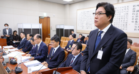 ‘연어 술파티’ 허위 판단에…국힘 “조작수사 프레임 붕괴” 민주 “판결 본질 왜곡”