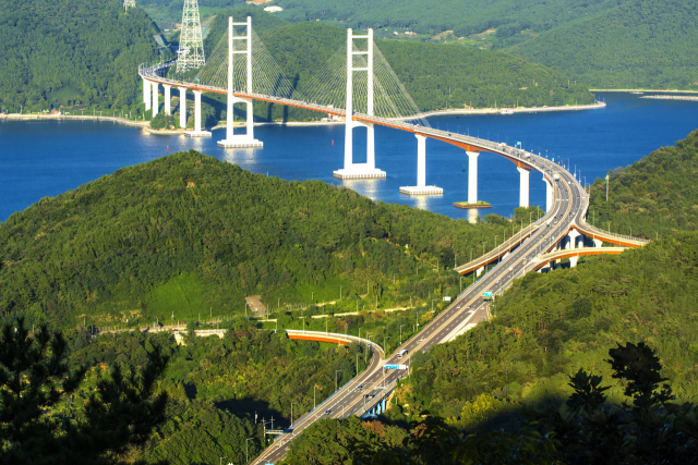 마창대교 전경. 경남도 제공