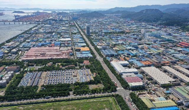 부산지역 조선기자재 업체 360여 곳이 밀집된 부산 강서구 녹산산업단지 일대 전경. 정종회 기자 jjh@