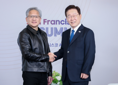 이 대통령 만난 젠슨 황 