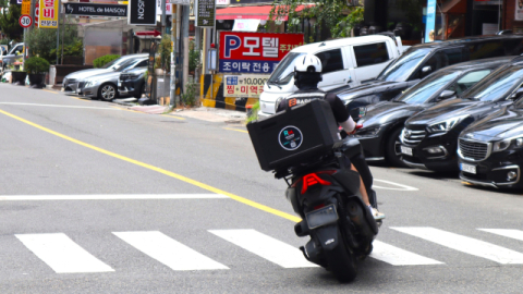 배달 라이더·캐디 불볕더위에 고스란히 노출