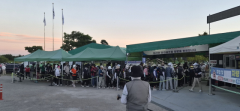 창원 파크골프장 일찍 개장했더니 새벽부터 ‘문전성시’