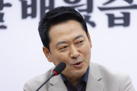장동혁, 당원·시민 2만 명 사퇴 요구에 
