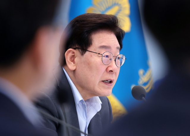 이재명 대통령이 5일 청와대 영빈관에서 열린 행안부·경찰청·법무부·검찰청 등에 대한 부처 업무보고에서 발언하고 있다. 연합뉴스