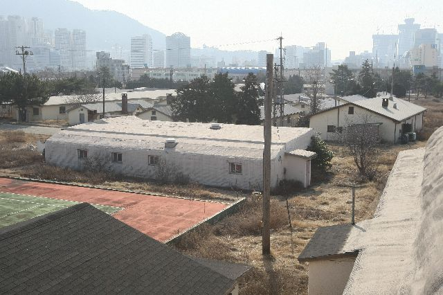 부산시민공원 조성 전 캠프 하야리아 모습. 부산일보DB