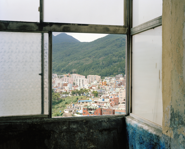 이동근, 모던시티-좌천아파트 12, 2012. 나숨갤러리 제공