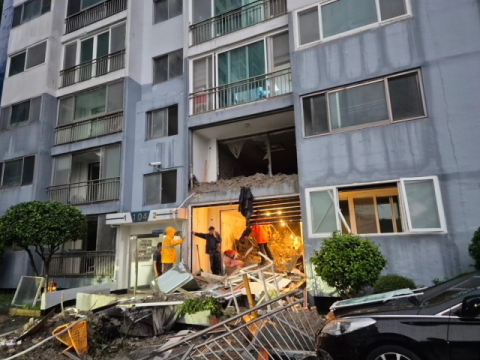 802mm 물폭탄 떨어진 거제서 산사태…아파트 덮쳐 1명 사망(종합)