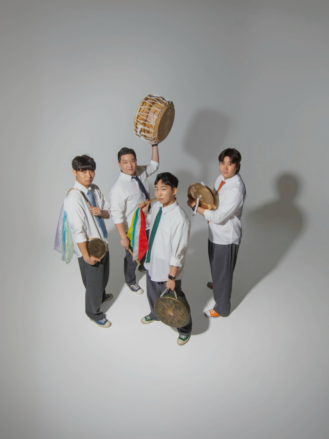 정기연주회 마지막 순서를 담당하는 연희퍼포머그룹 처랏(사물놀이). 부산문화회관 제공