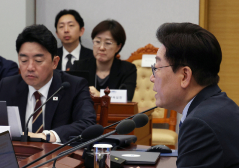 이 대통령, 북극항로 시범운항 아크로호 영국 도착에 