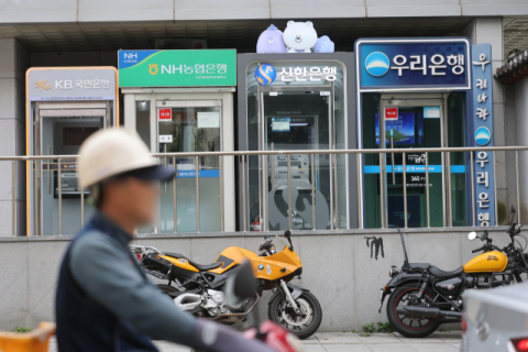 금융권 CEO 인사태풍…54명 연말 거취 촉각