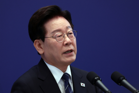 이 대통령 국정 지지율 37% 직전 조사와 동률…부정평가는 51% [한국갤럽]
